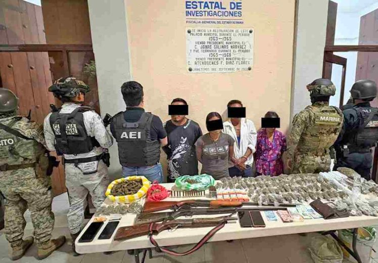 Detienen a cuatro personas y aseguran droga y armas durante operativos contra el narcomenudeo en Santiago Ixtayutla