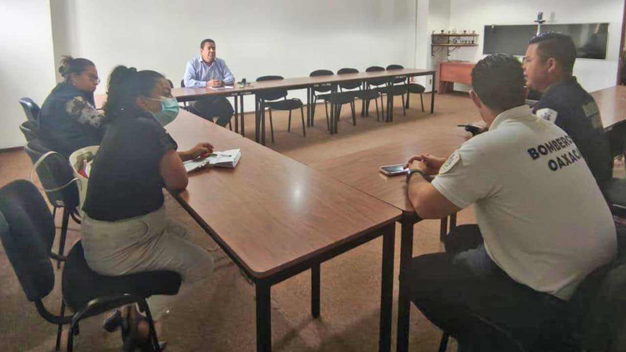 Bomberos de Oaxaca tendrán libre paso en casetas gracias a acuerdo con Capufe