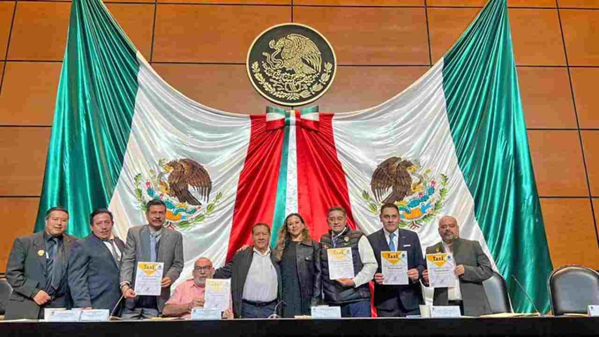 Oaxaca impulsa innovación en transporte durante foro nacional “Taxi Hecho en México”
