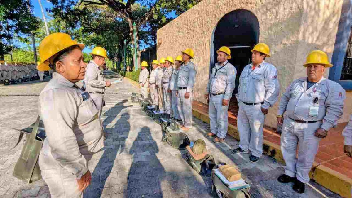 Juana García Simón: la mujer del casco amarillo que venció los estereotipos