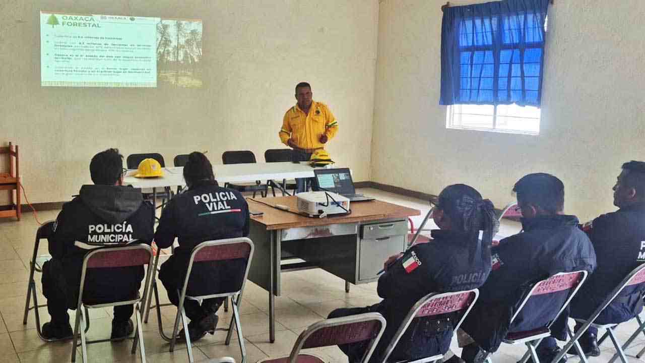 Fortalece Coesfo la cultura de prevención de incendios en Ciénega de Zimatlán