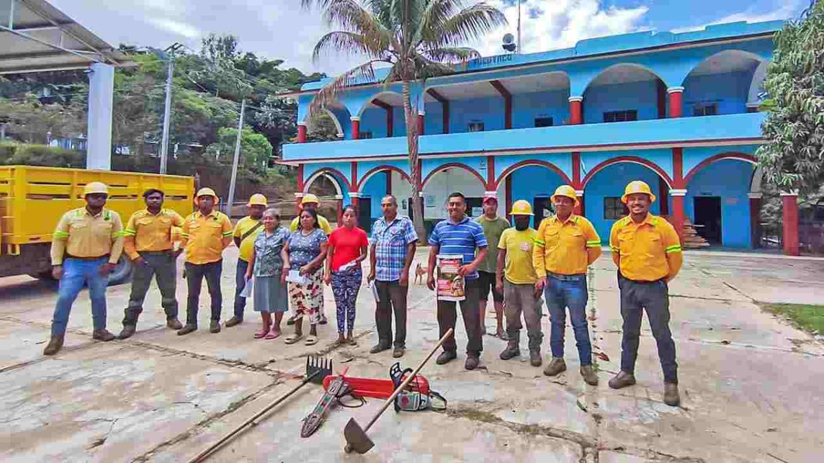 Impulsa Coesfo colaboración comunitaria para prevenir incendios forestales en San Luis Yucutaco