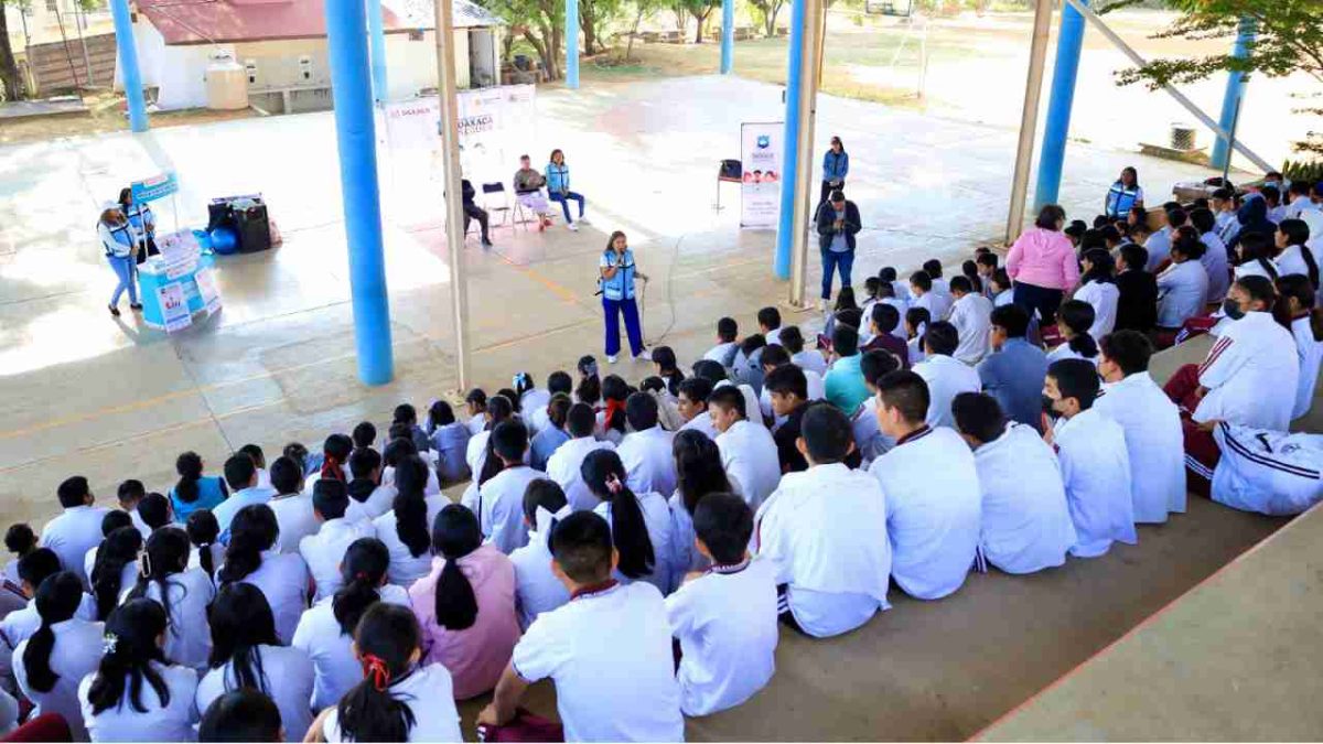 Foro “Sin drogas salvas tu vida” impulsa entornos seguros para adolescentes en Atzompa