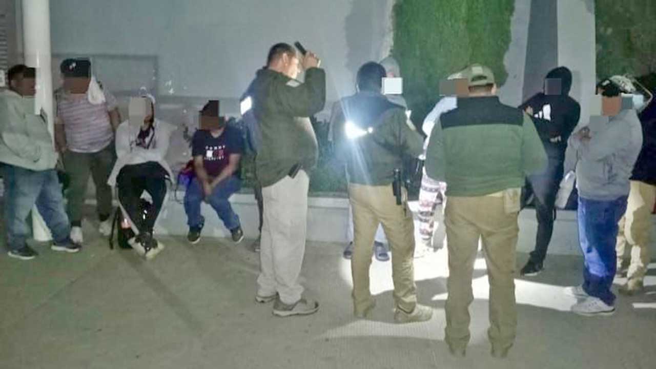 Detiene SSPC a un hombre por presunto tráfico de migrantes en carretera federal 190