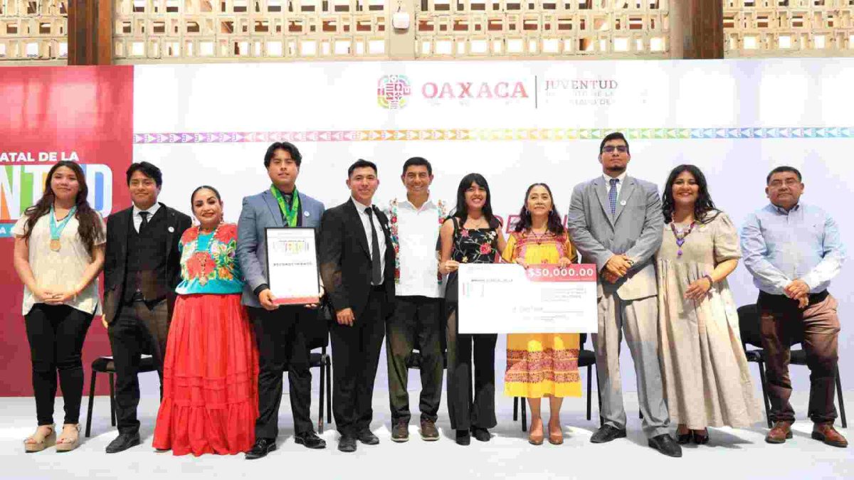 Reconocen a 14 jóvenes con el Premio Estatal de la Juventud 2025