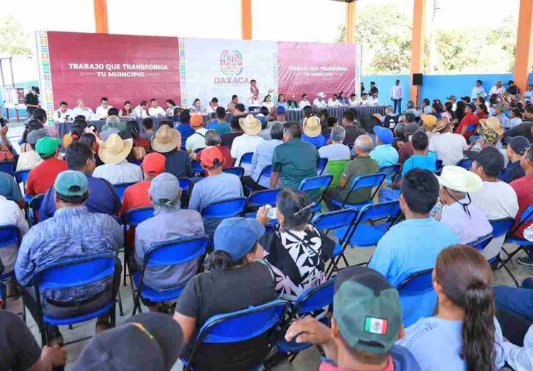 Gobierno de Oaxaca atiende necesidades de salud y educación en Zimatlán de Lázaro Cárdenas