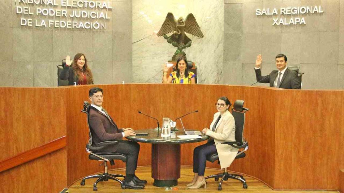 Sala Regional Xalapa del TEPJF restituye autonomía comunitaria en Santiago Astata